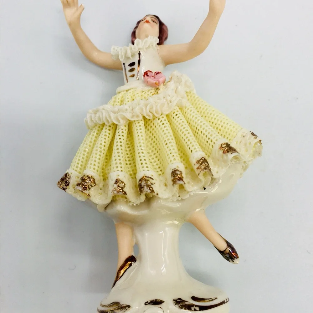 RARE VTG Dresden Germany Porcelain Dancing Ballerina Yellow Lace Dress Figurine